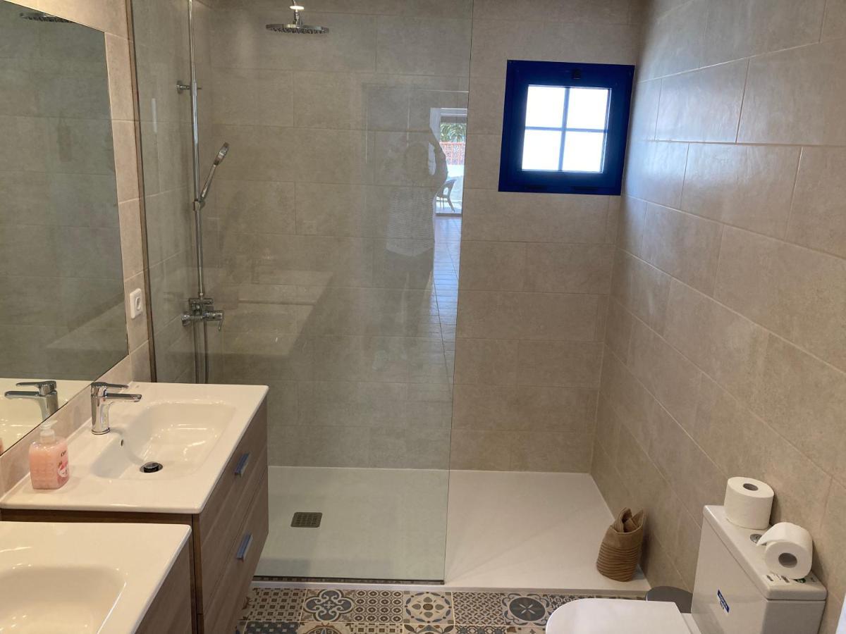 Beach House With The Heated Pool Next To Rocky Point Corralejo Exterior photo